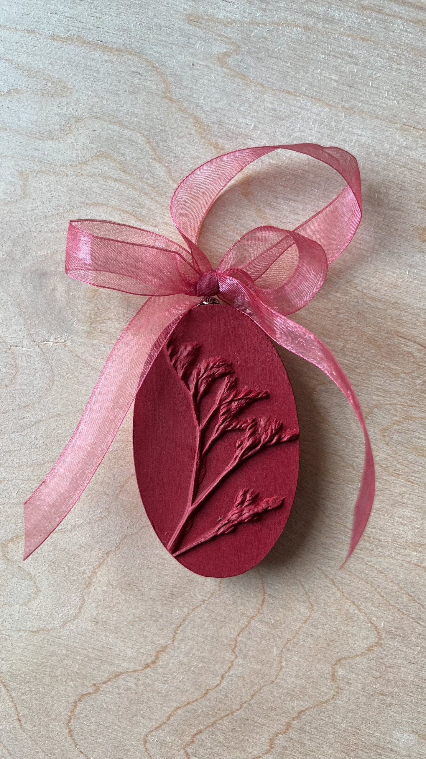 Christmas Ornaments "Maroon Oak" 01