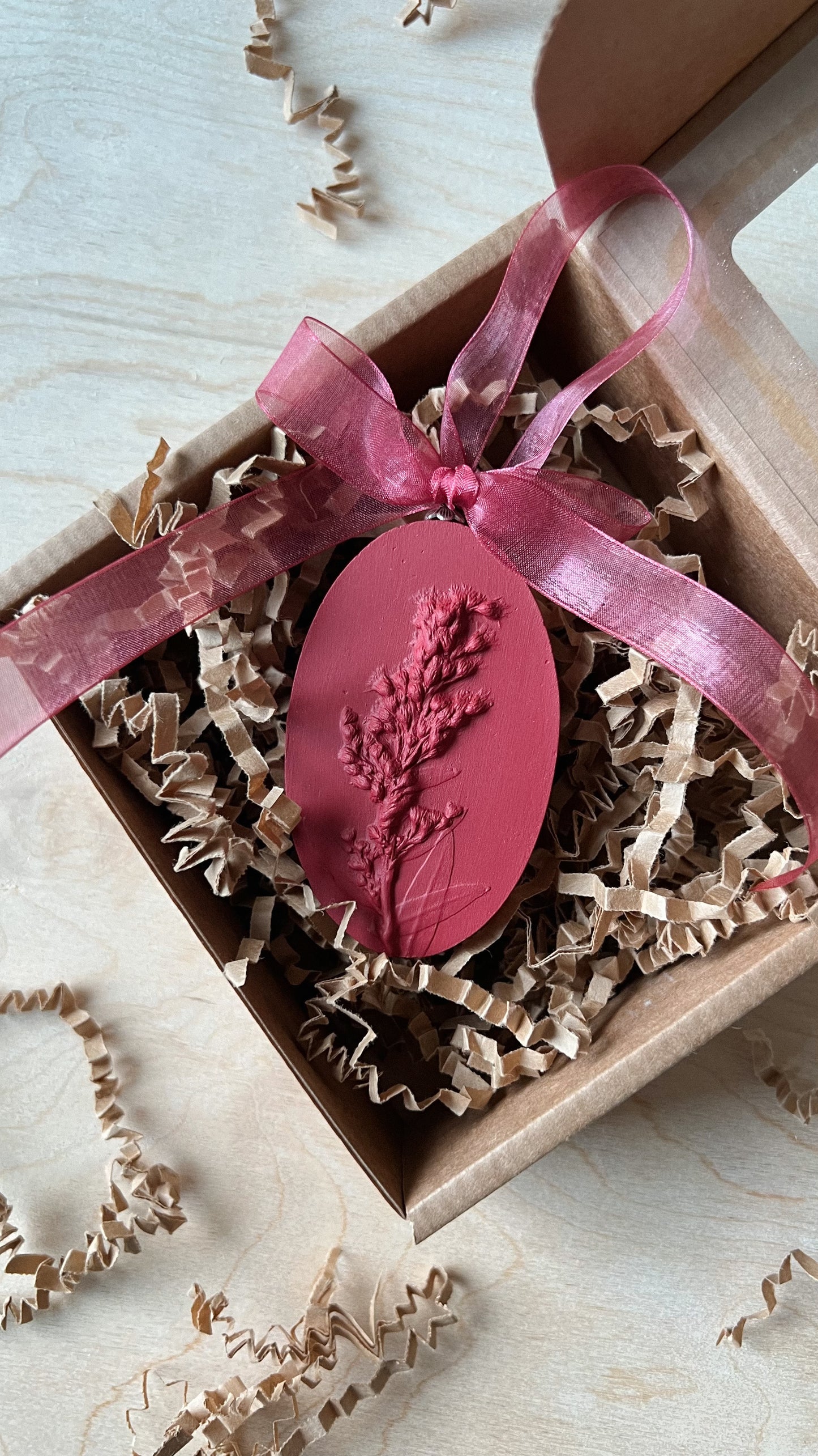 Christmas Ornaments "Maroon Oak" 04