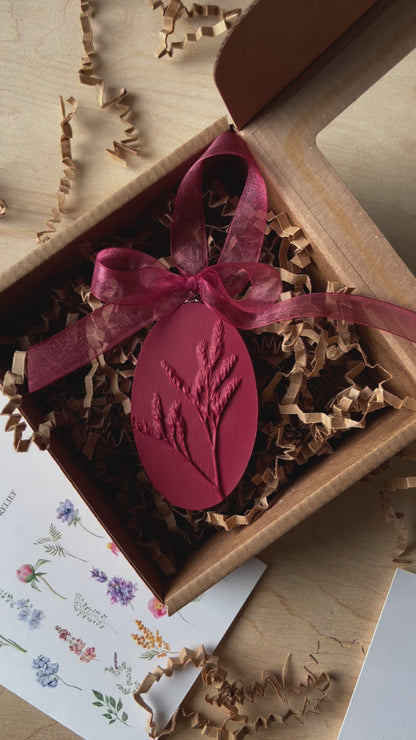 Christmas Ornaments "Maroon Oak" 02